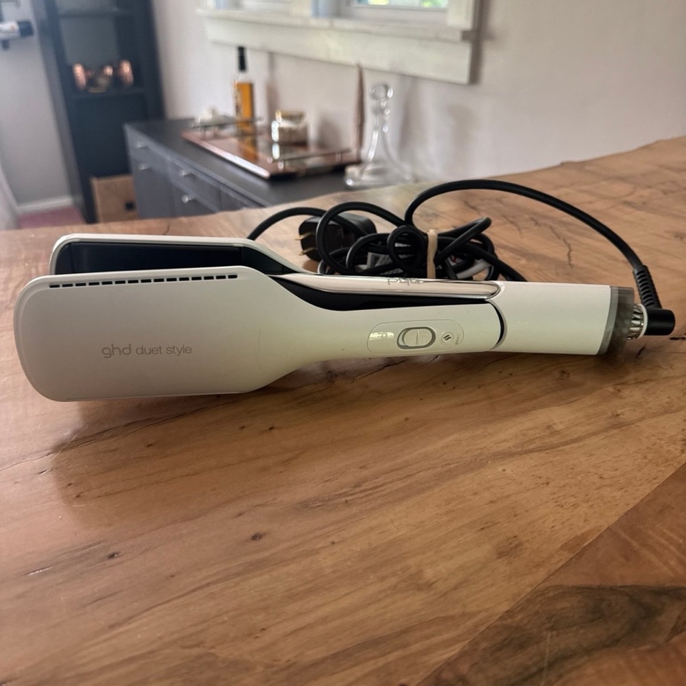 ghd Duet Style White Hair Tool
